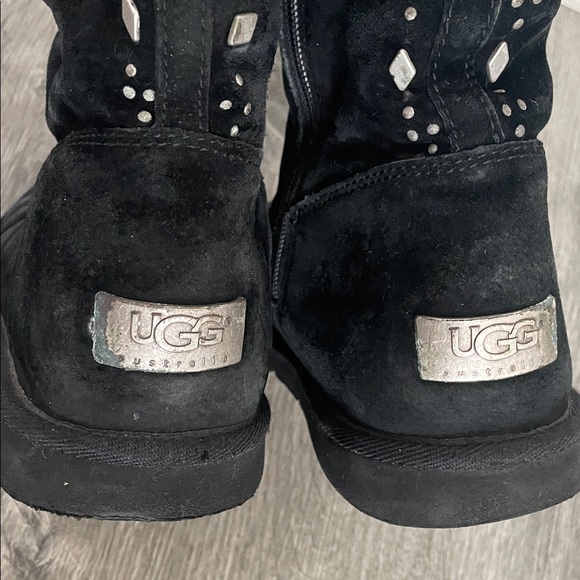UGG Black Women's Winter Boots with Studded Detail AS IS Very PRELOVED🥰 size 8 - Picture 4 of 12